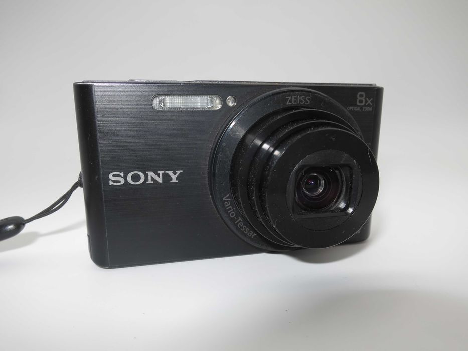 Sony Cyber-shot DSC W830 ултра компактен дигитален фотоапарат цифрова камера в отлчино състояние, пълен комплект,  работи перфектно