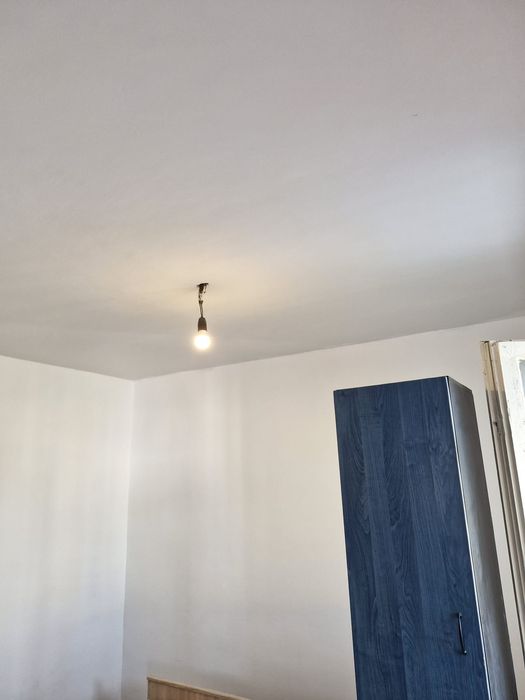 Închiriez apartament cu 2 camere