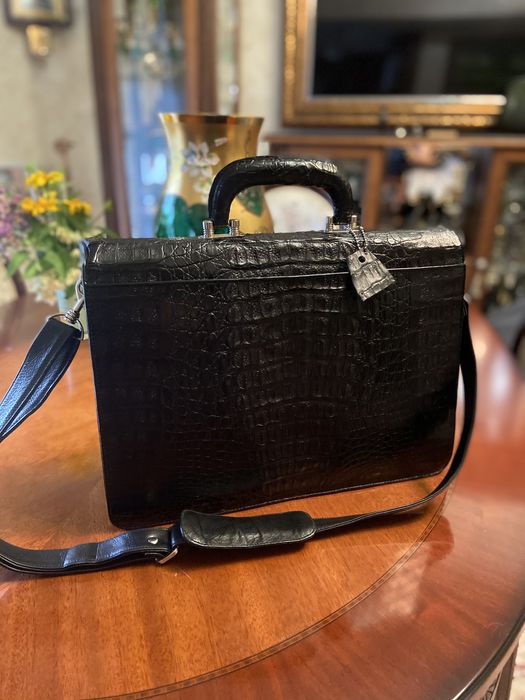 Продам кожаный портфель