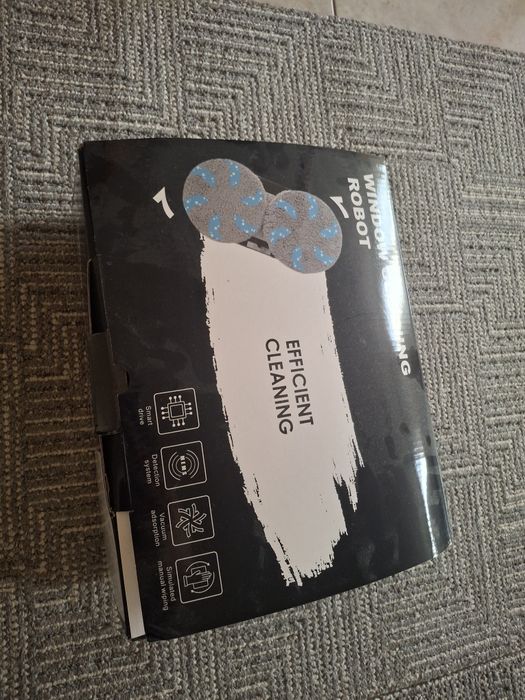 Смарт робот за почистване на прозорци