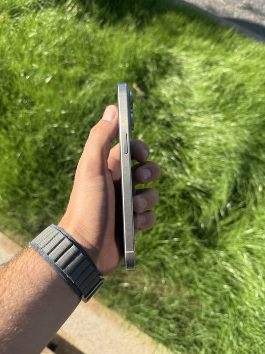 Продам iphone 15 pro max 256g