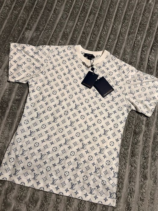 Vand tricou Louis Vuitton