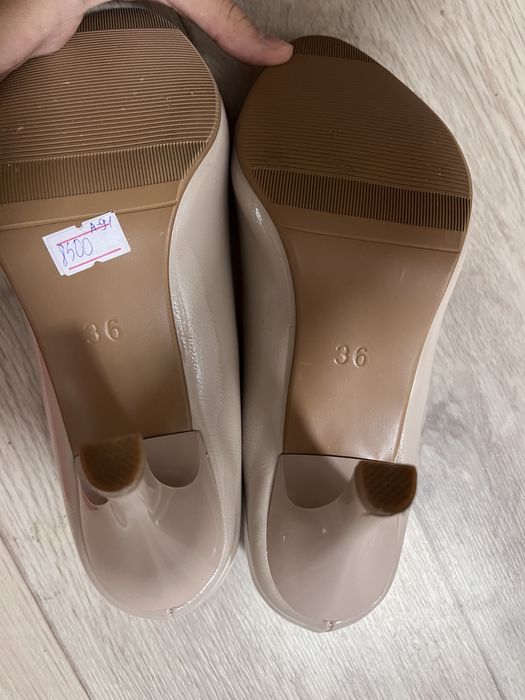 Каблуки новенькие!