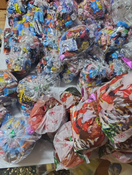 Продаю новогодние праздники