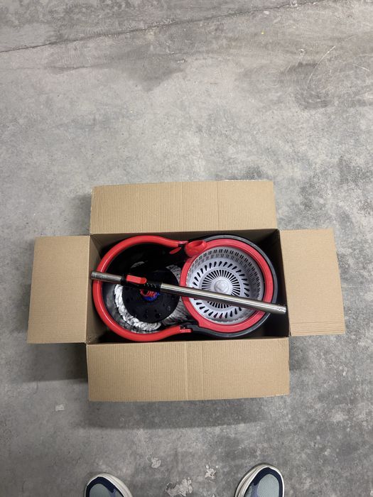 Кофа с въртящ се моп - комплект за почистване