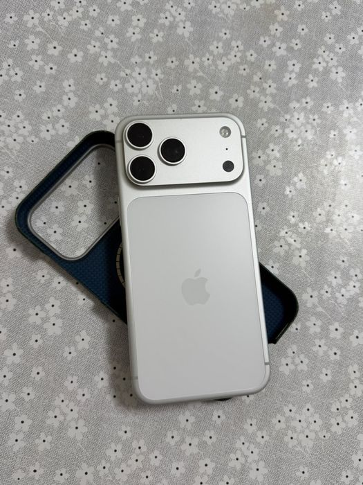 Iphone 17 pro max 256gb silver