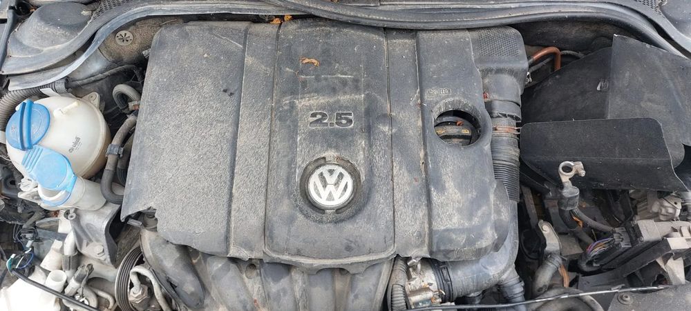 Dezmembrari Volkswagen Jetta 2014 2.5 V5 benzina