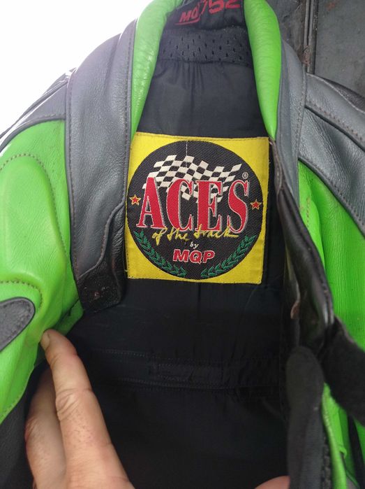 Мото екип от две части