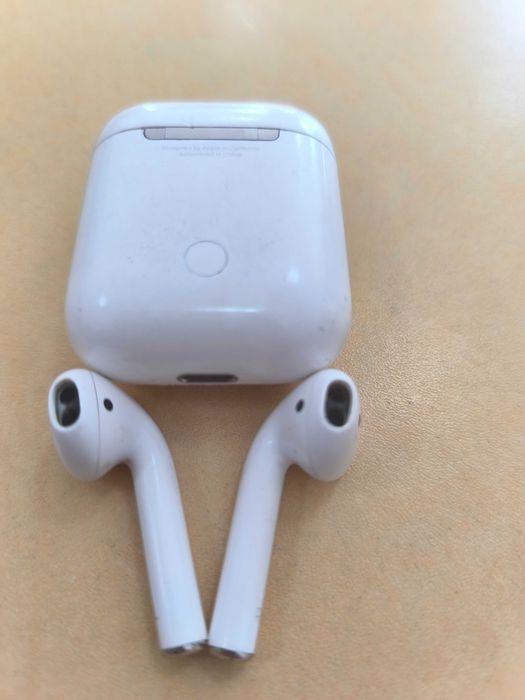 Apple AirPods слушалки