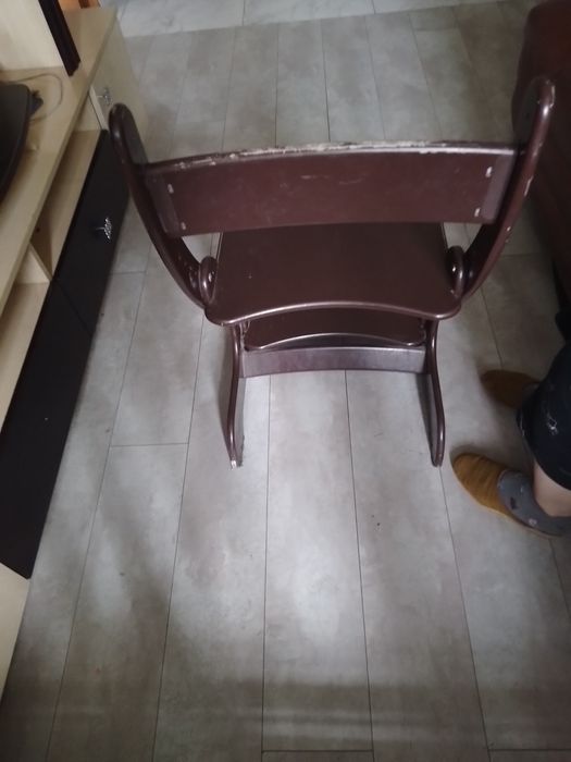 Продам растущий стул, натуральное дерево