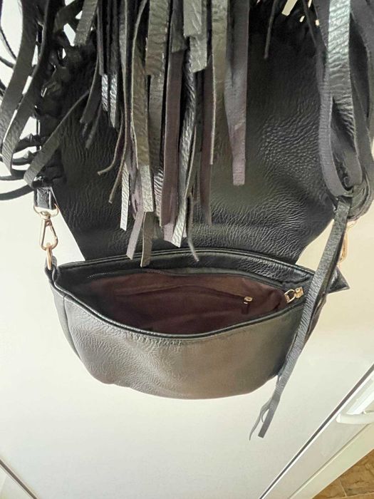 Дамска кожена чантичка през рамо