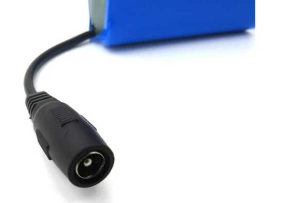 Acumulator/baterie pt barcutele/navomodel de plantat 7.4 V- capacitate mare litiu-ion 12000 mah.Nou