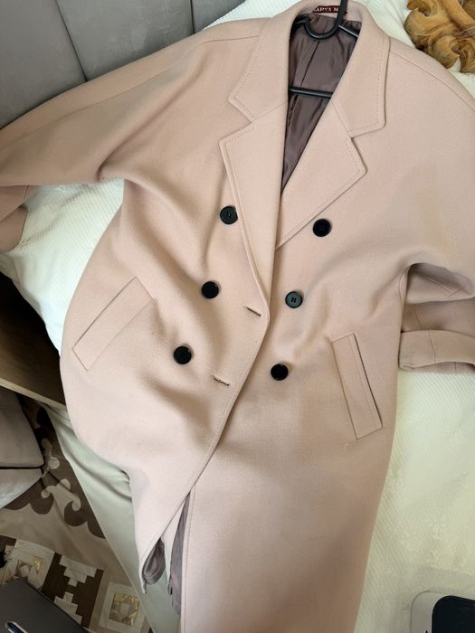 Светло-розовое пальто