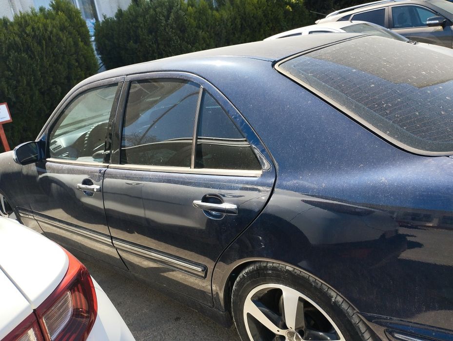 Мерцедес Е 320 тъмно син