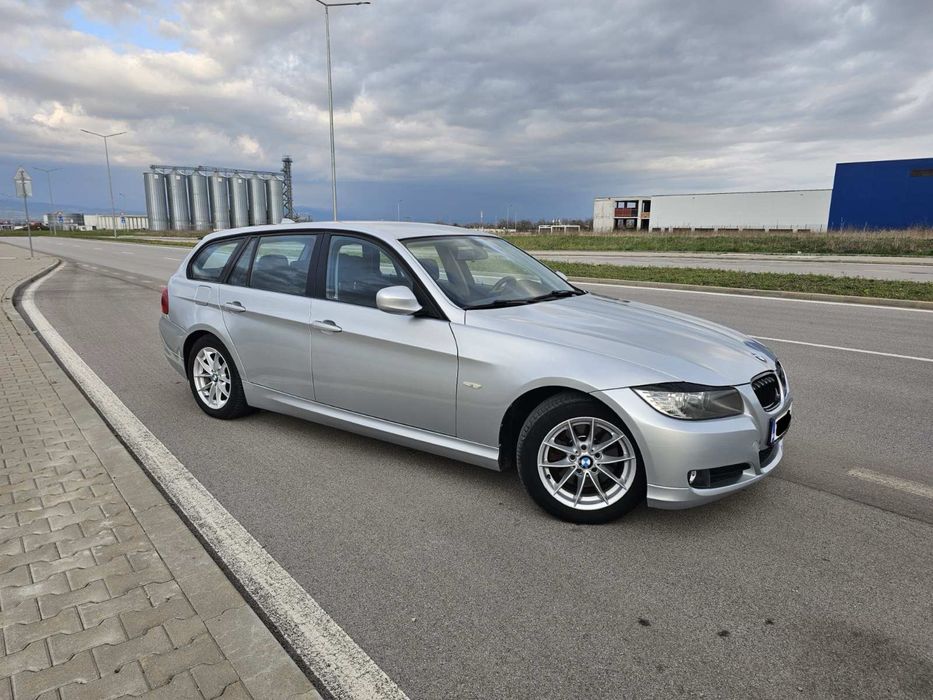 Продавам BMW 320D