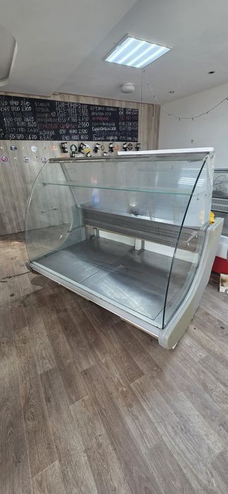 Продам холодильные витрины