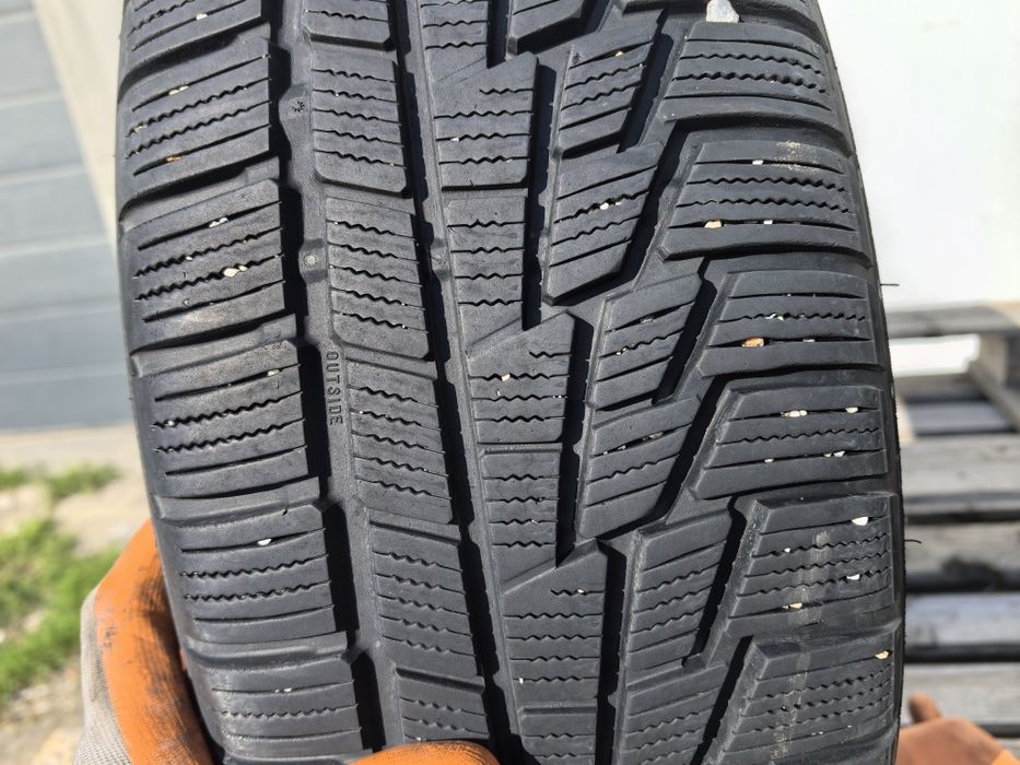 215/60/16 Нокиан ДОТ 2010 г - Само 1 брой гума