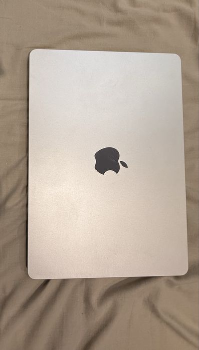 Macbook Air M2 8gb RAM 256gb SSD
