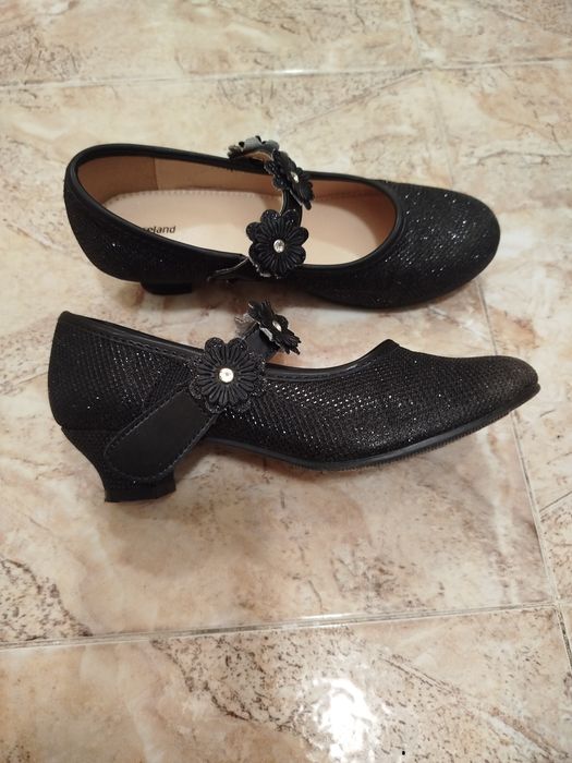 Детски черни елегантни обувки с ток за момиче, за танци или празник