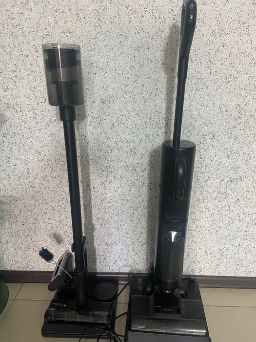 Пылесос вертикальный