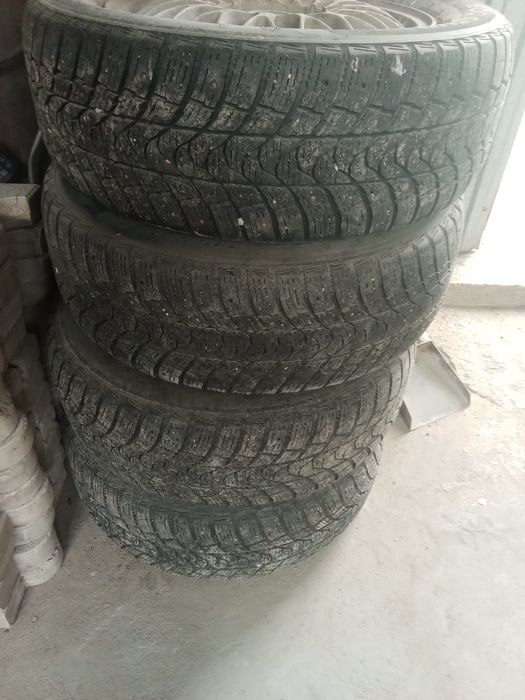 Продам диски с шинами  Максима Цефиро