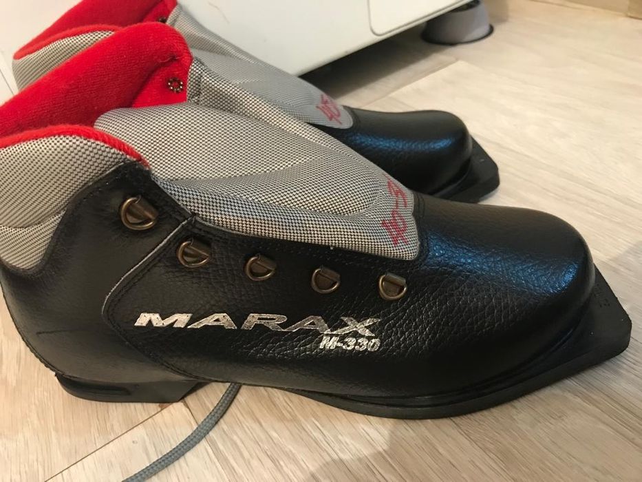 Продам лыжный обувь