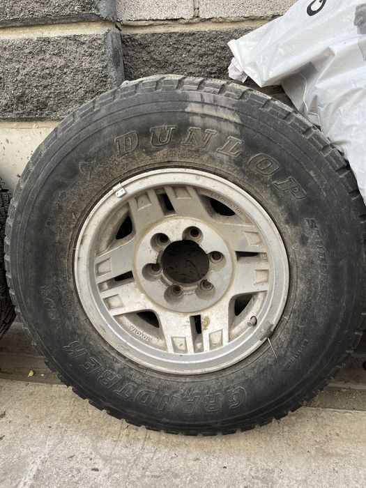 Шина с диском R15