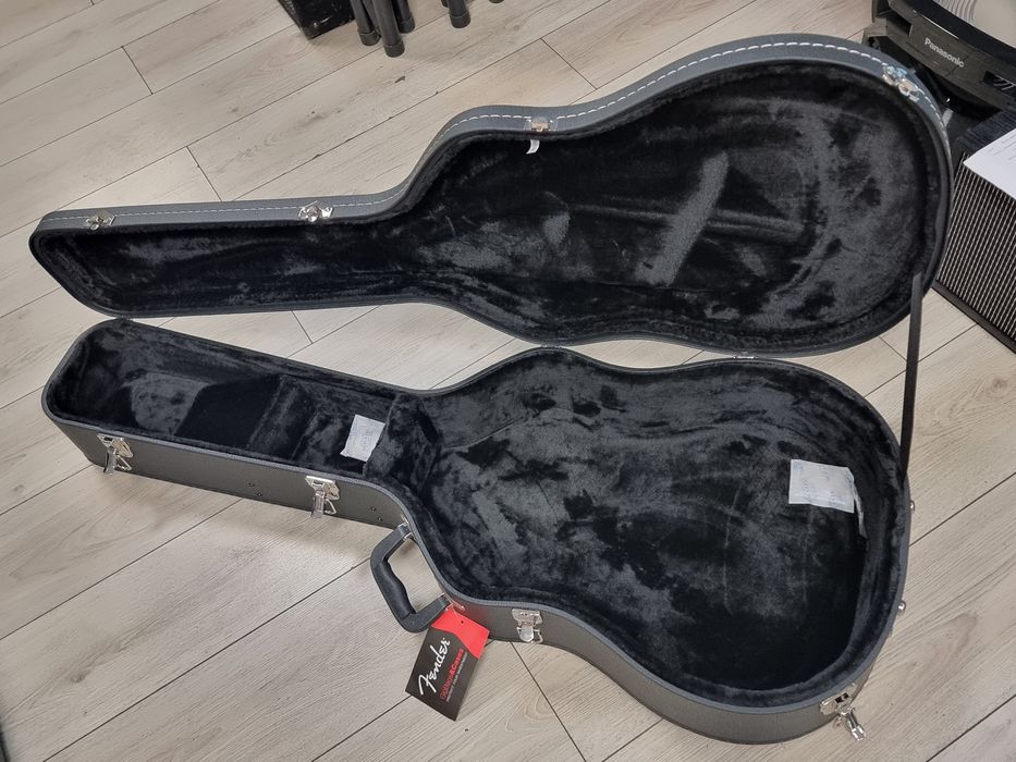 Amanet F28: Toc / Case chitara acustica Fender Flat-Top Dreadnought