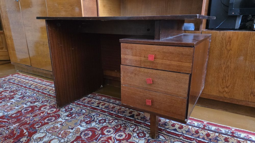 Продам письменный стол