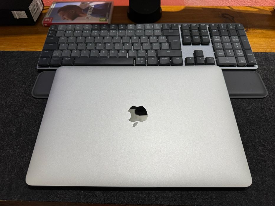 Apple MacBook Pro 13" M1 16GB RAM 512 GB SSD la cutie