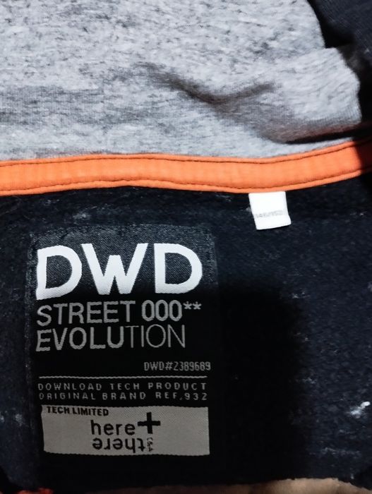 Три броя  детски суичъри