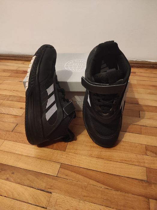 Adidas original copii măr. 34, stare foarte bună, negri