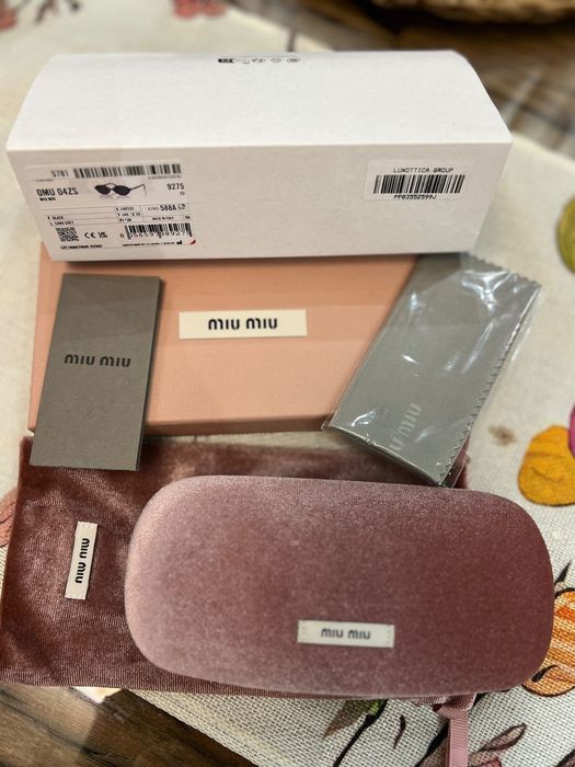 Чисто нови оригинални слънчеви очила Miu Miu MU04ZS