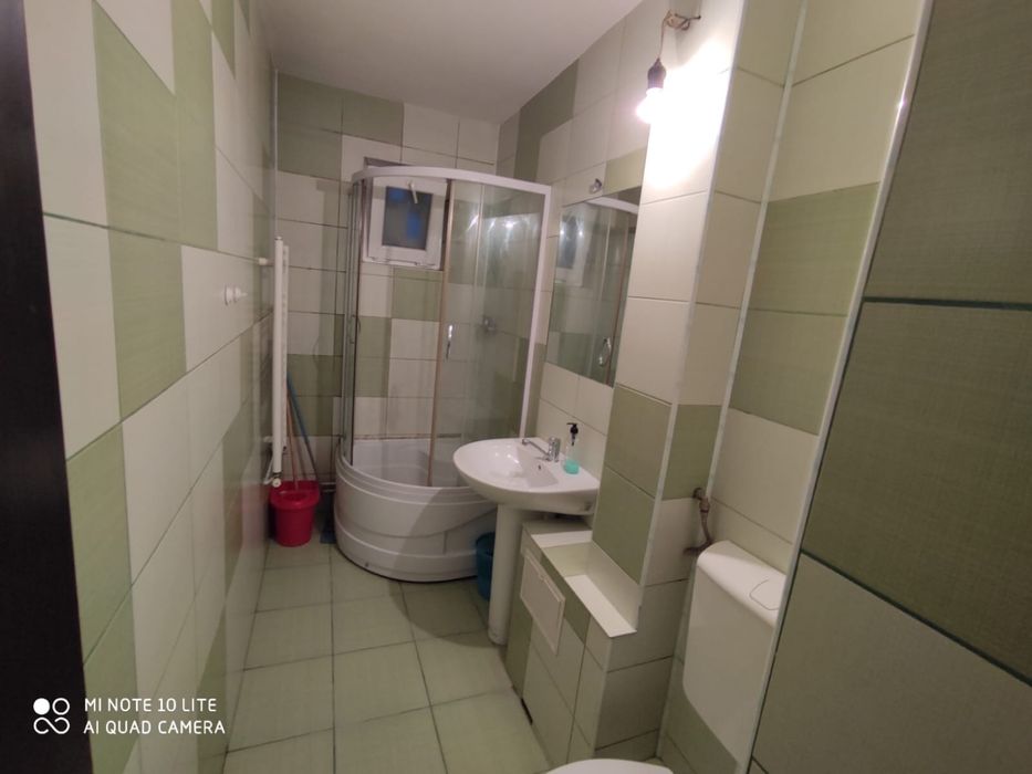 Inchiriez apartament cu 2 camere decomandat