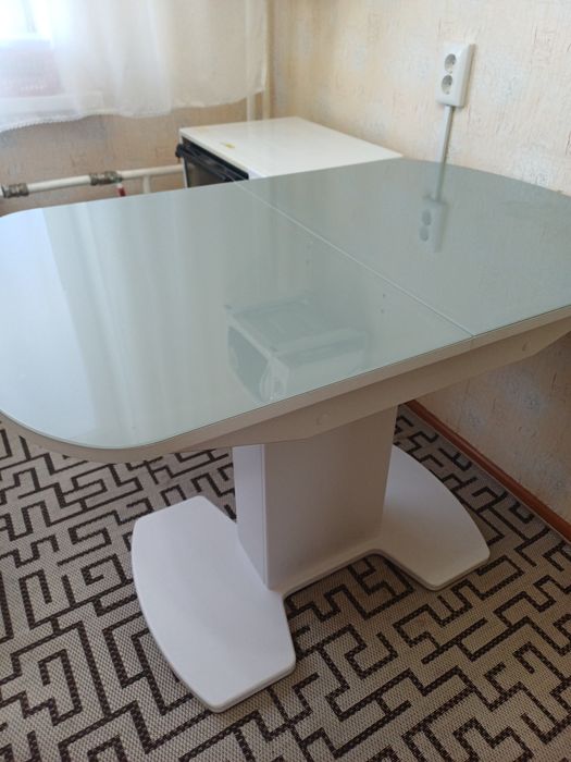 Стол на  кухню раздвижной