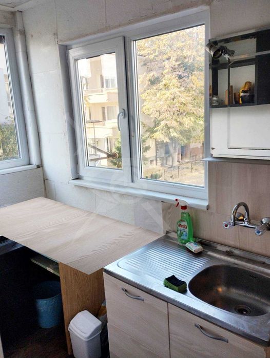 Дава се под наем Тристаен апартамент в Бургас, Център - 50 кв.м за 298.86 € - Снимка #3