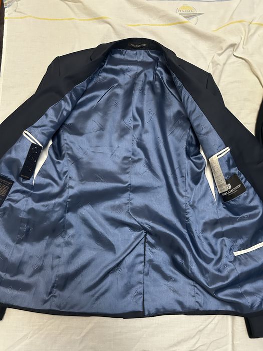 Продам костюм (46 размер)