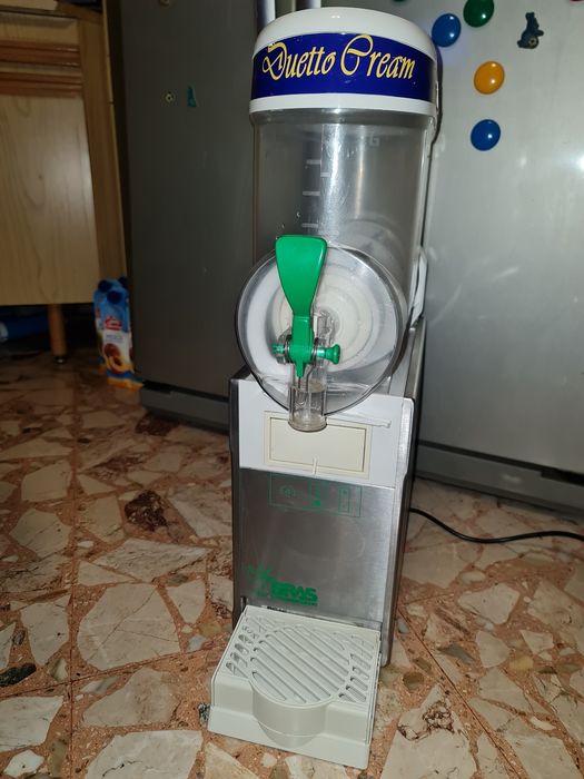 BRAS su UGOLINI aparate pentru granita si caffè frappe