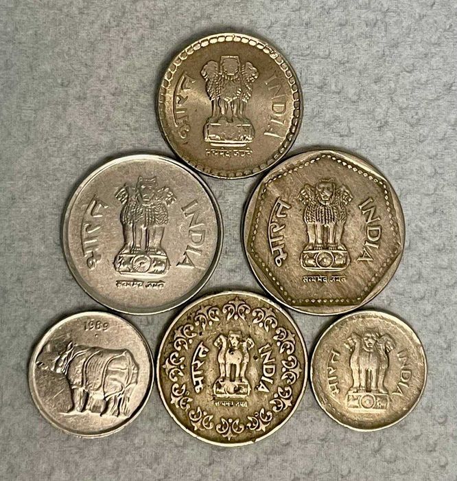 Индийские монеты 1980–90-х: 5 рупий, 1 рупия, 50/25 пайс — лотом