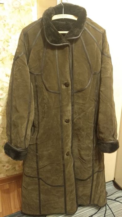 Дублёнка женская с капюшоном.
