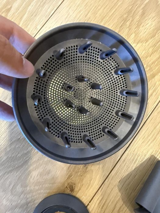 Лот различни приставки за сешоар Dyson