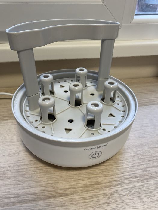 Стерилизатор за бебешки бутилки шишета Canpol Babies