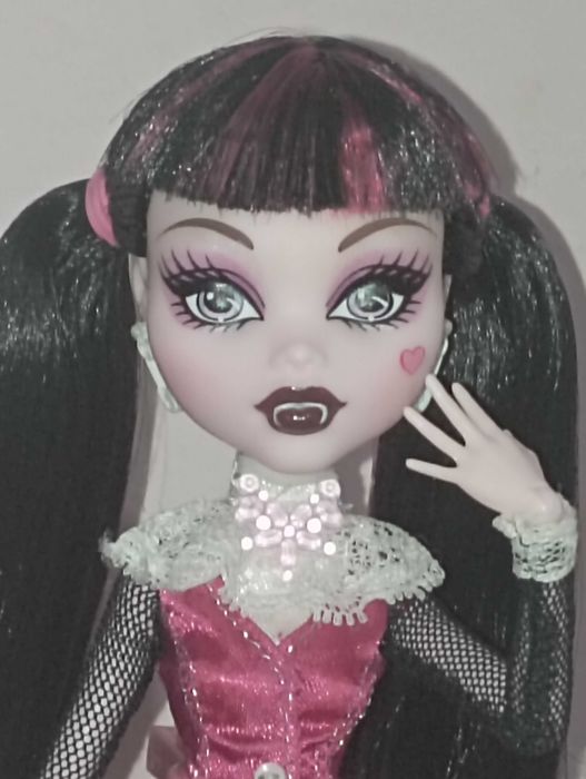 Păpușă monster high first wave (basic )Draculaura
