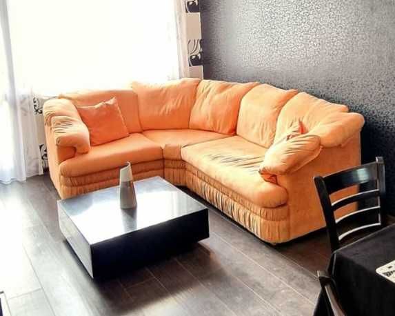 Ъглов диван и маса