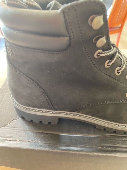 Боти J. J подходящи за мъже