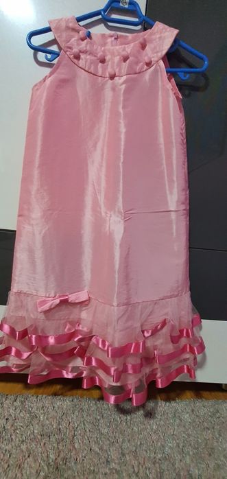 Vând rochițe de fetită