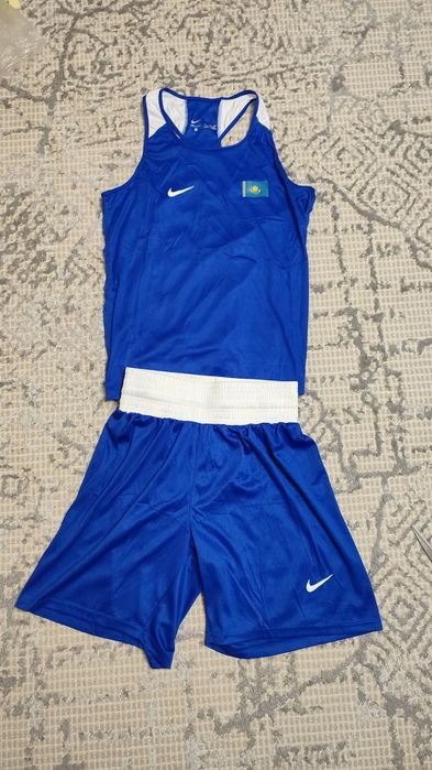 Продам форму синию