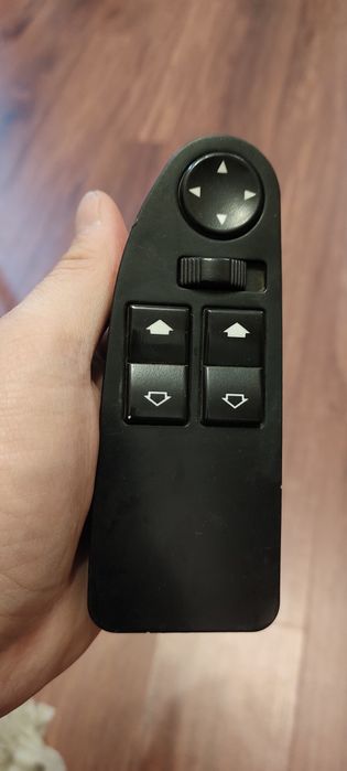 Кнопка стеклоподъёмника от бмв 5 е 39 1996года