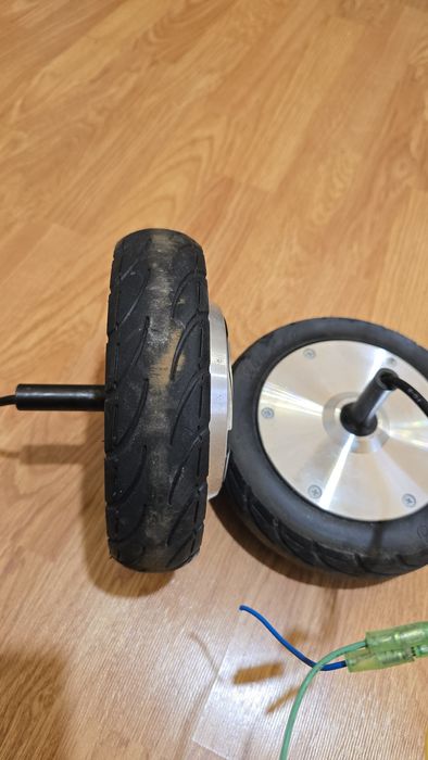 Vând  roți hoverboard