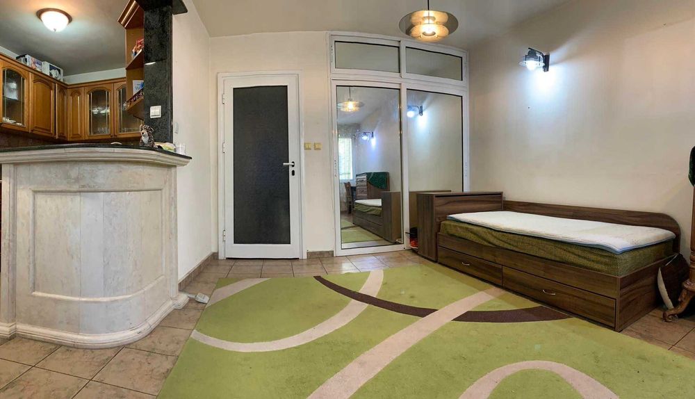 Дава се под наем Двустаен апартамент в Бургас, Център - 40 кв.м за 204 € - Снимка #1